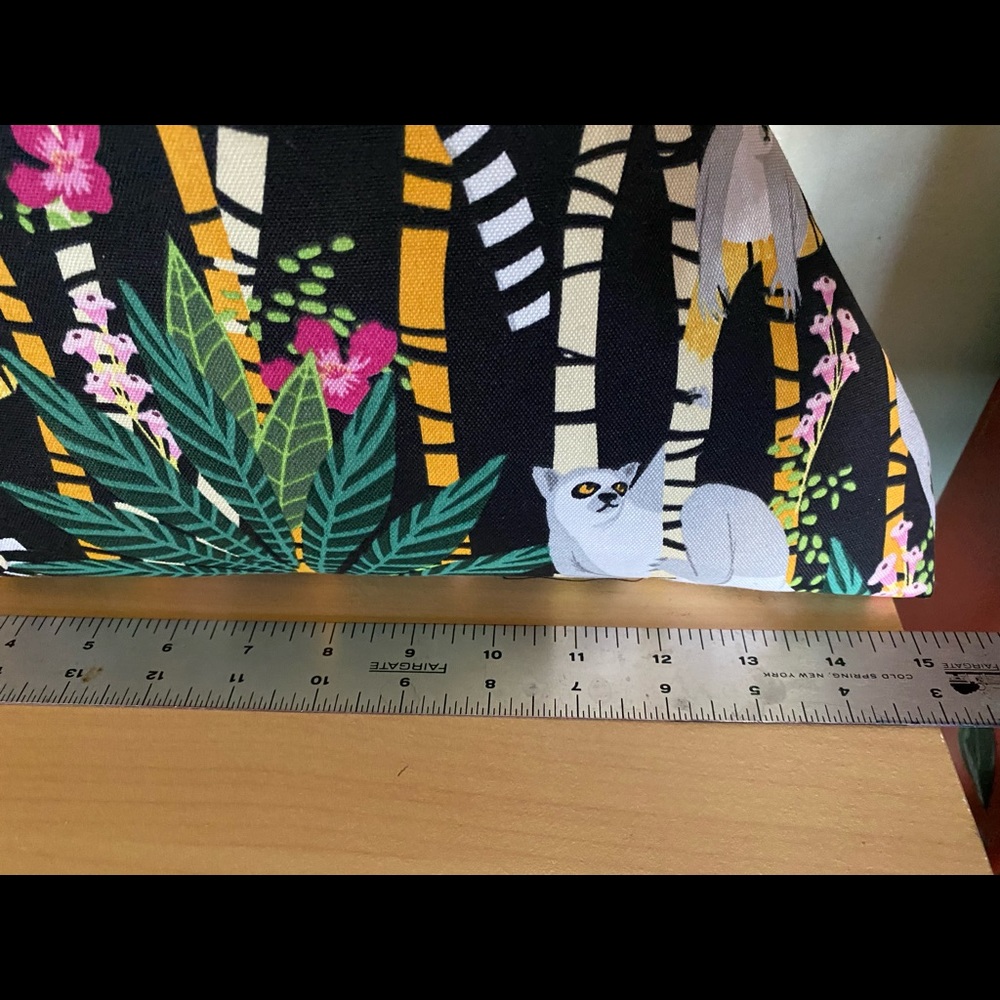 Large Lemur zippered travel bag for Blow dryer curling iron flat iron - Picture 3 of 5
